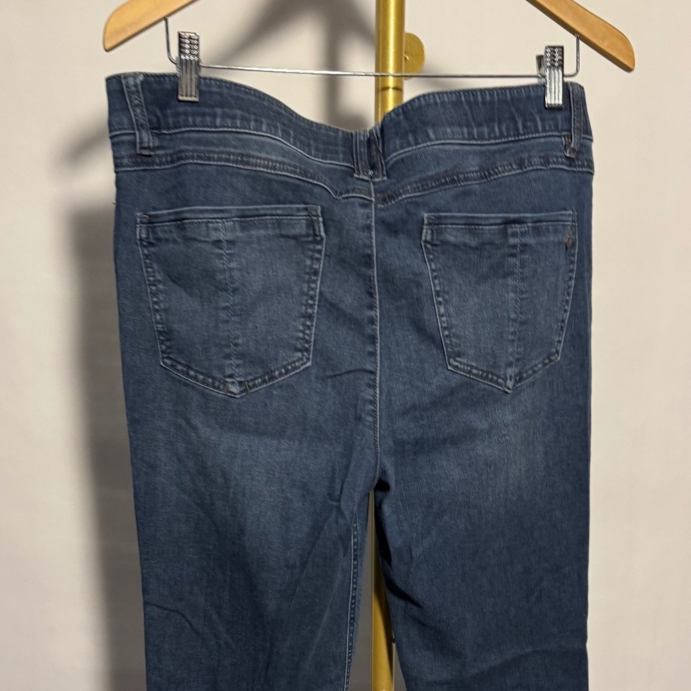 Democracy Itty Bitty Bootcut Jeans
